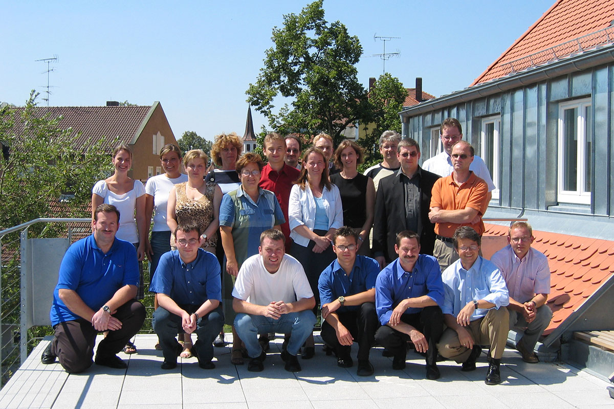Die Mitarbeitenden der T.CON 2003 beim Sommerfest